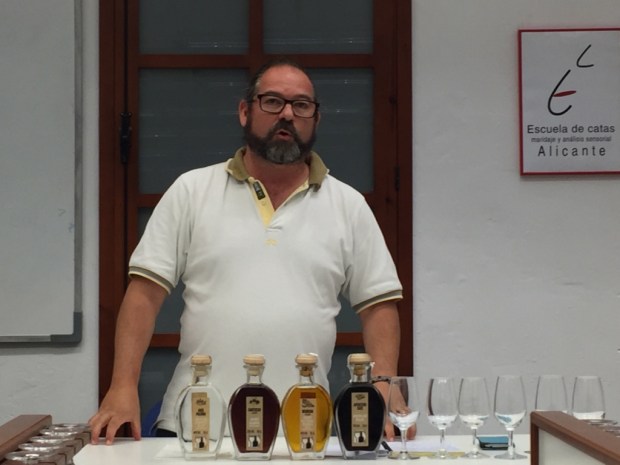 I Fireta de Bebidas Espirituosas de la Provincia de Alicante (c) elviraalmodovar_IMG_7481_1024.jpg